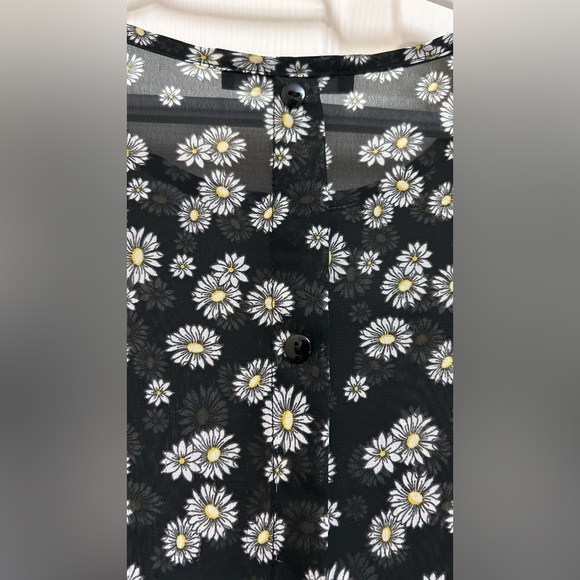 Suzy Shier Top - Picture 15 of 16